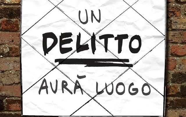 Sulla copertina di Un delitto avrà luogo di Agatha Christie c'è il disegno di un muro di mattoni su cui è appesa una pagina del giornale con il titolo del romanzo