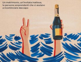 Sulla copertina de La magia dei momenti no di Alison Espach c'è un'illustrazione che rappresenta due braccia che escono dall'acqua: una mano fa il gesto della vittoria, l'altra mano tiene una bottiglia di champagne