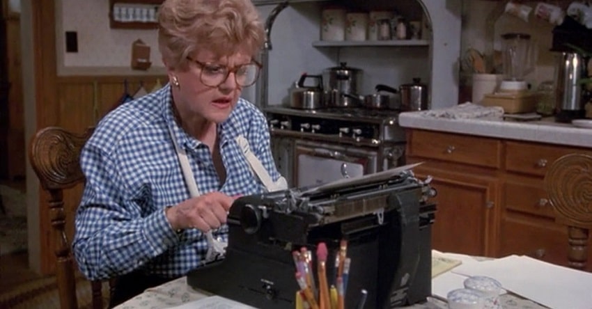 Jessica Fletcher alla macchina da scrivere