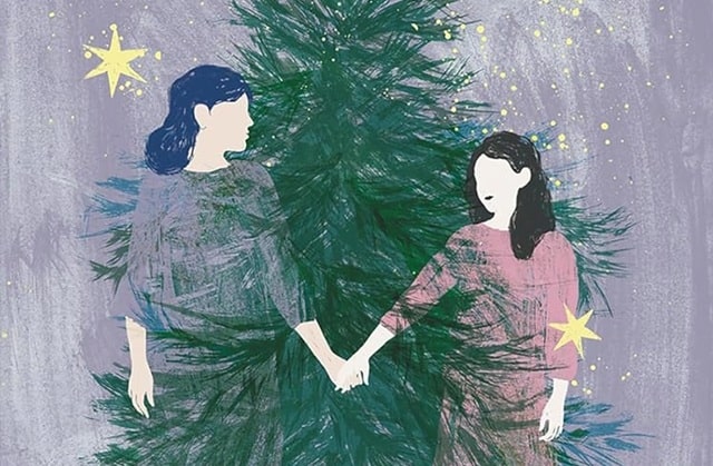 Sulla copertina de La porta delle stelle di Ingvild Rishøi c'è un disegno che ritrae due giovani ragazze che si tengono per mano, davanti a un albero di Natale