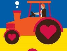 Sulla copertina di Breve storia dei trattori ucraini di Marina Lewycka c'è il disegno molto elementare di un trattore guidato da una donna