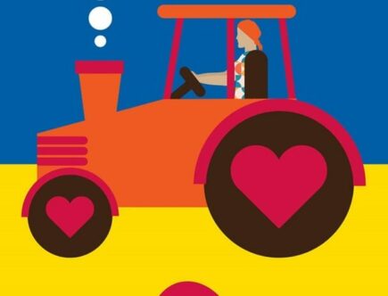 Sulla copertina di Breve storia dei trattori ucraini di Marina Lewycka c'è il disegno molto elementare di un trattore guidato da una donna