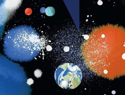 Sulla copertina di Orbital di Samantha Harvey è raffigurata la Terra vista dallo spazio, circondata da macchie di colore che rappresentano i pianeti e le stelle