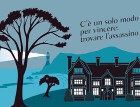 Sulla copertina di Delitto per gioco di Tom Hindle c'è in primo piano l'immagine stilizzata di una vecchia magione e sullo sfondo una collina su cui spicca un faro